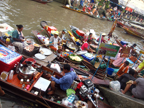 amphawa floating market Amphawa Floating Market: The Ultimate Bouyant Utopia