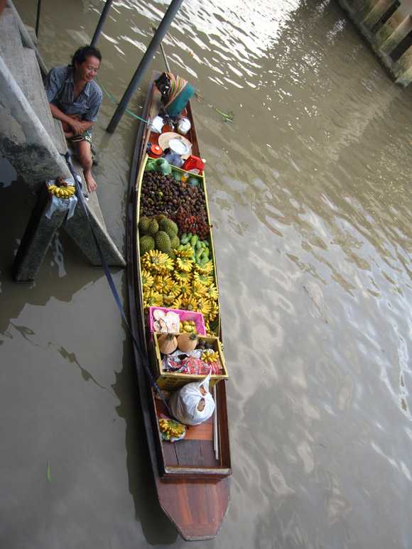 amphawa floating Amphawa Floating Market: The Ultimate Bouyant Utopia