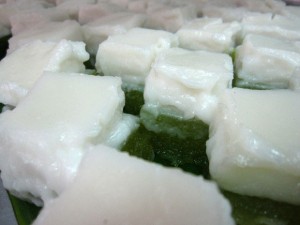 khanom takoh 300x225 Thai Desserts (Khanom Wan Thai): The Ultimate Thailand Sweets Guide