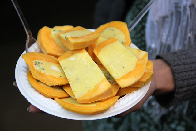 A plate of mango kulfi in Delhi, India