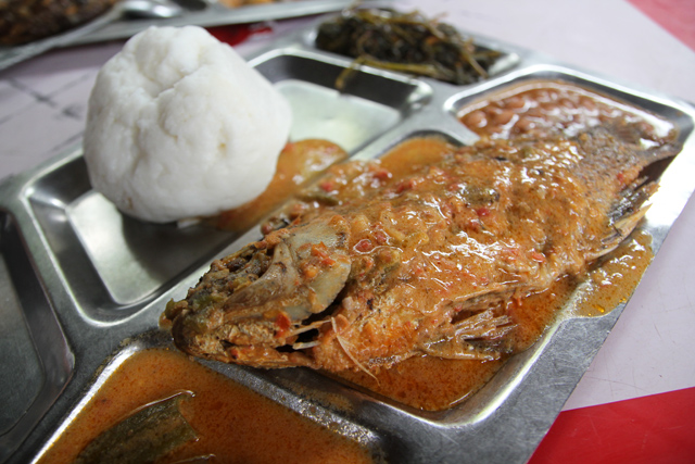 Mchuzi wa samaki - curried fish, Tanzanian style