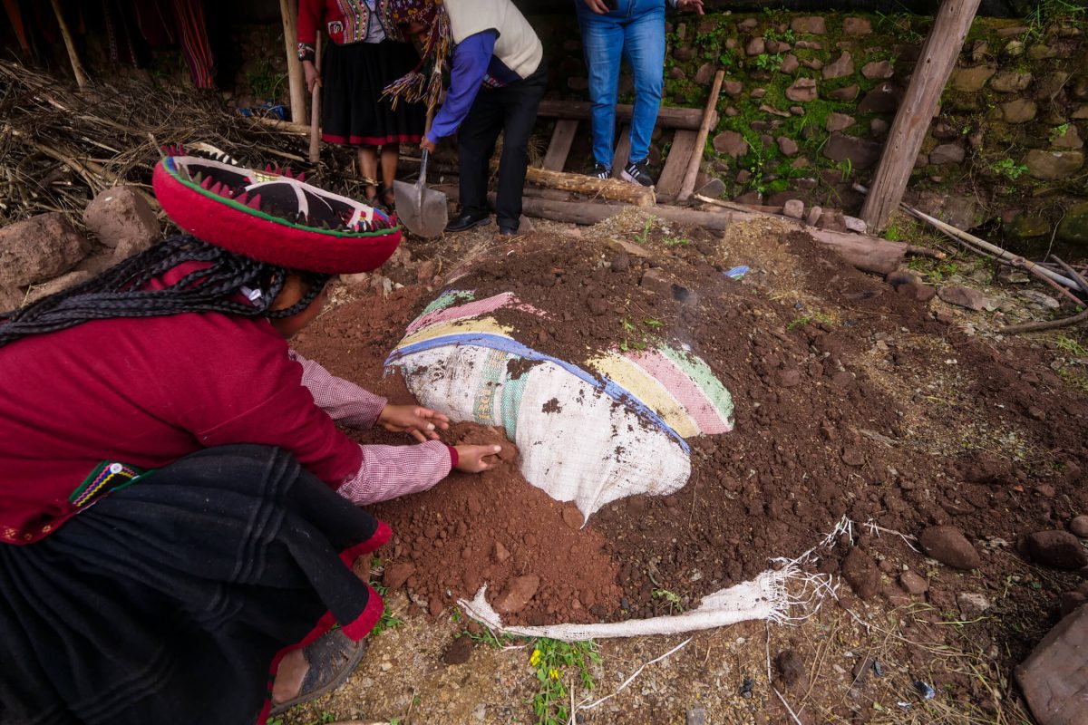 Pachamanca Ancient Oven Technology In Peru S Andes Mountains