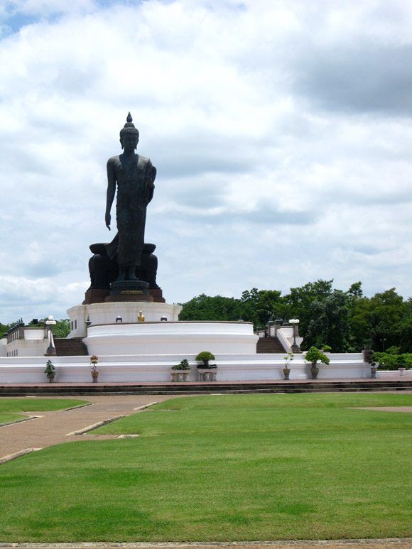 Day Trip To Buddhamonthon In Nakhon Pathom Thailand