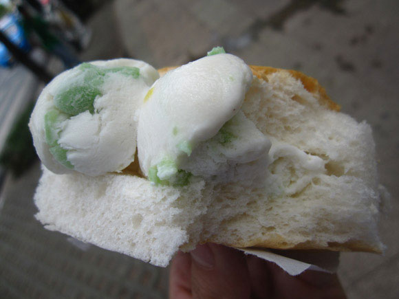 Thailändisches Eiscremebrötchen