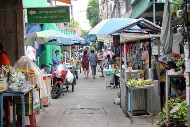 Bangkok food tour of Wang Lang Market