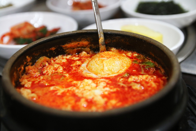 Sundubu jjigae (순두부찌개)