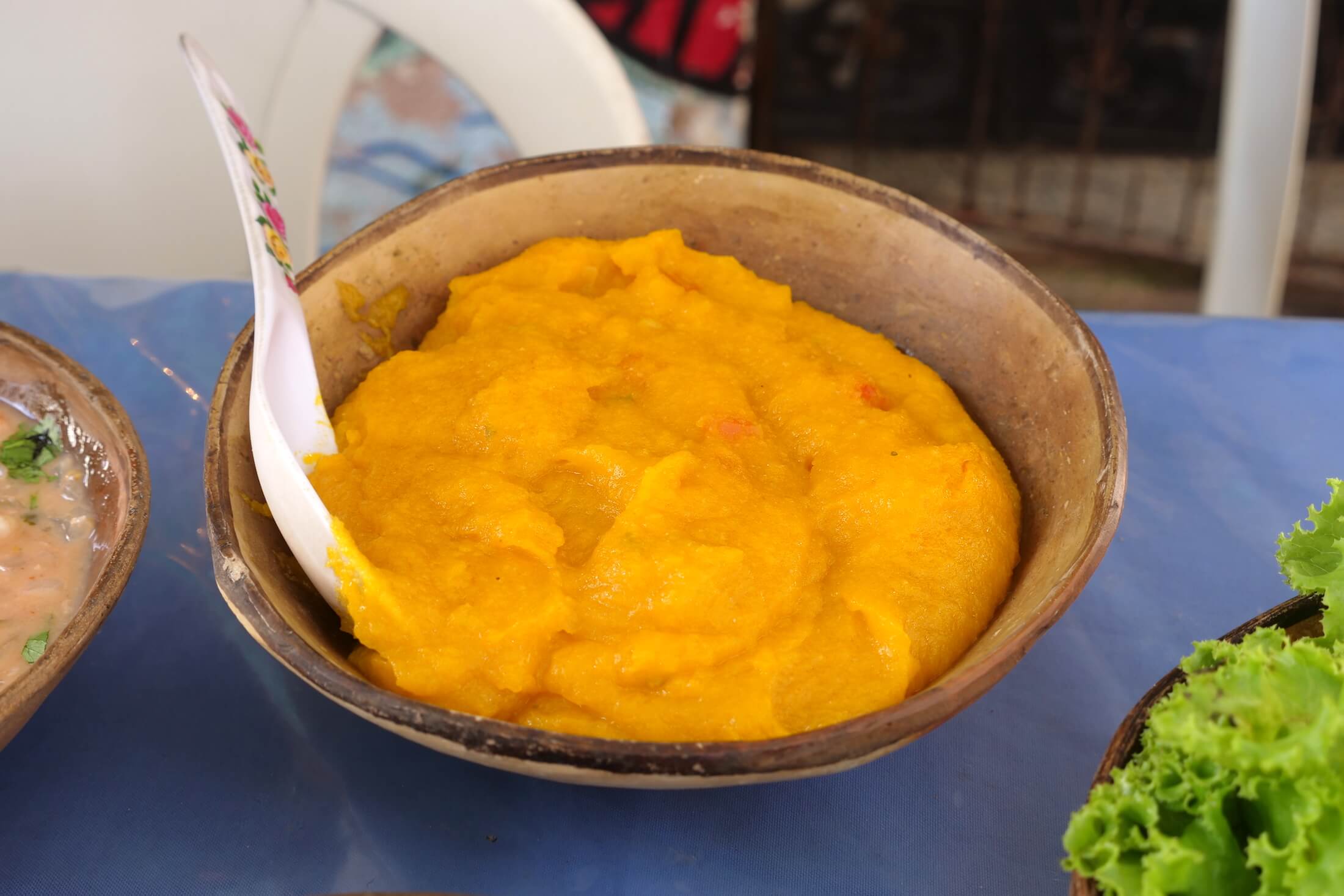 amazing and creamy Pirau, Dona Suzana makes a wonderful bowl of this mash of beans and cassava
